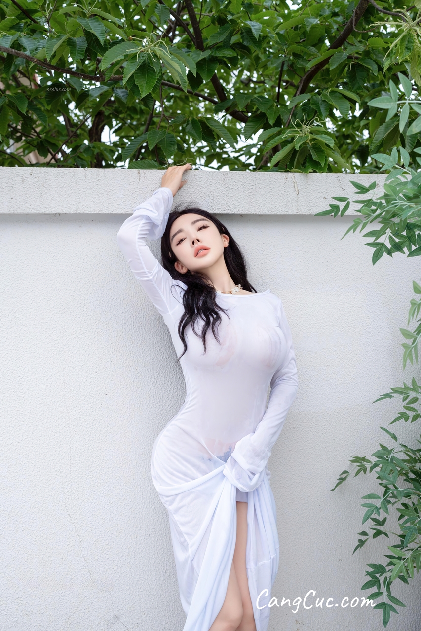 [XR Uncensored] 潘思沁 – R18 秀人网模特 庭院中的春色